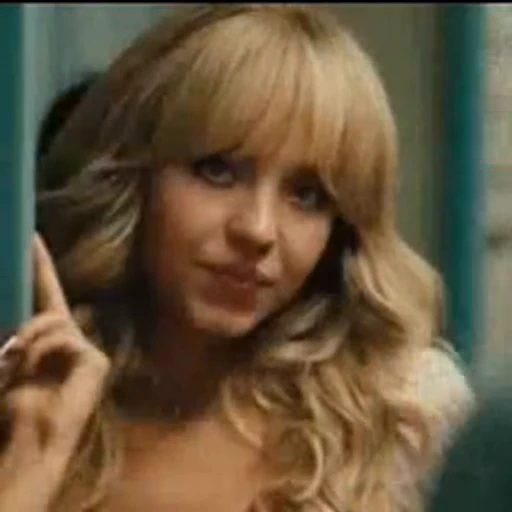 😉 Стикер «Cassie Howard» для Telegram