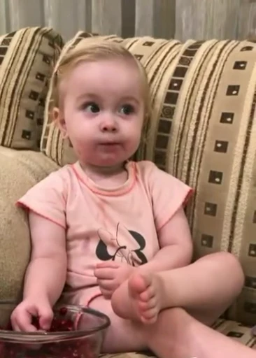 😂 Стикер «Children and memes» для Telegram