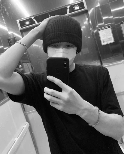 🐺 Стикер «чб bang chan» для Telegram