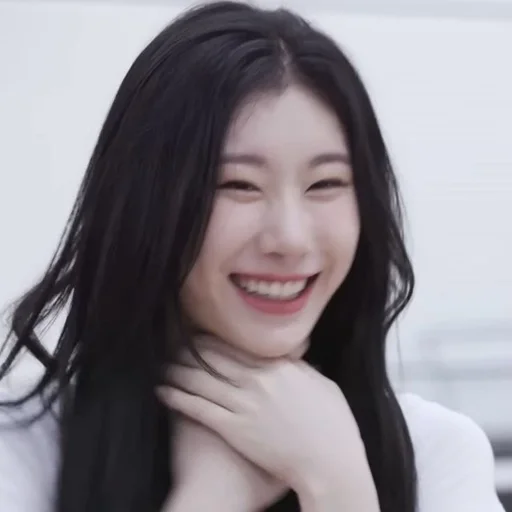 🐈‍⬛ Стикер «chaeryeoung» для Telegram