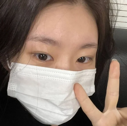 🐈‍⬛ Стикер «chaeryeoung» для Telegram