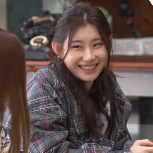 🐈‍⬛️ Стикер «chaeryeoung» для Telegram
