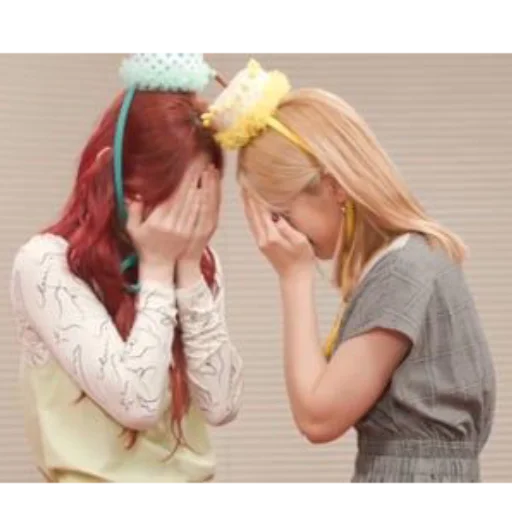 😞 Стикер «Ryujin & Chaeryeong» для Telegram