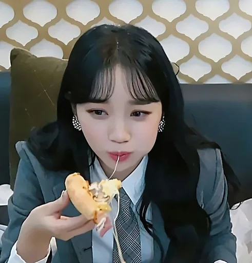 🫦 Стикер «Chaewon» для Telegram