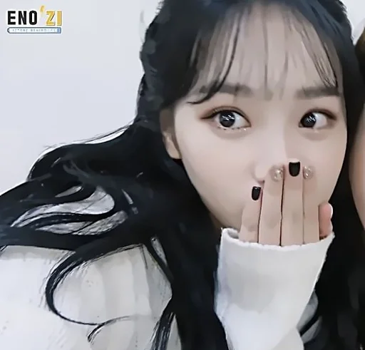 🫦 Стикер «Chaewon» для Telegram