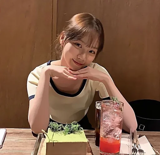 🫦 Стикер «Chaewon» для Telegram