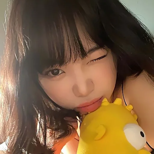 🫦 Стикер «Chaewon» для Telegram