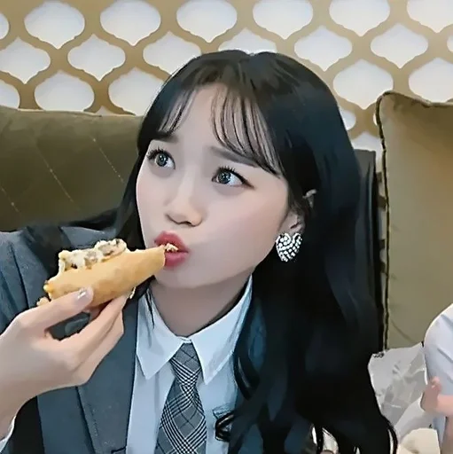 🫦 Стикер «Chaewon» для Telegram