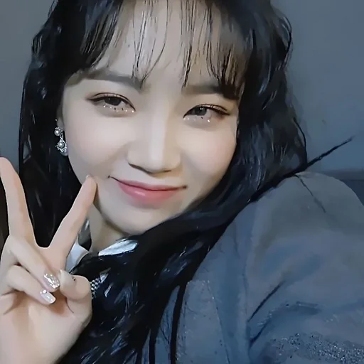🫦 Стикер «Chaewon» для Telegram
