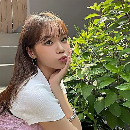 🫦 Стикер «Chaewon» для Telegram