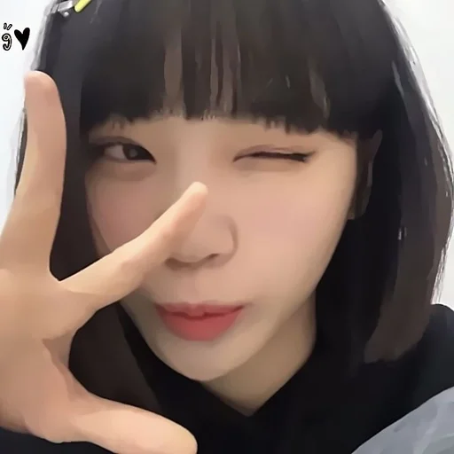 🫦 Стикер «Chaewon» для Telegram