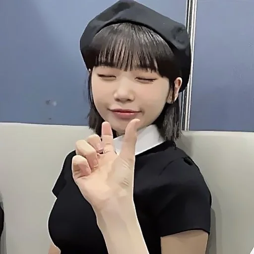 🫦 Стикер «Chaewon» для Telegram