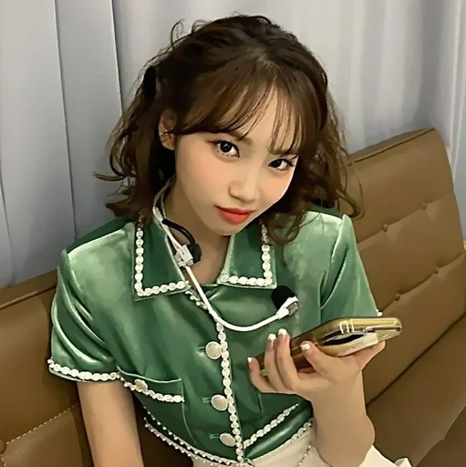 🫦 Стикер «Chaewon» для Telegram