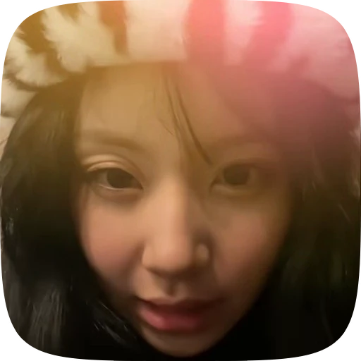 🎡 Стикер «chaeyong» для Telegram