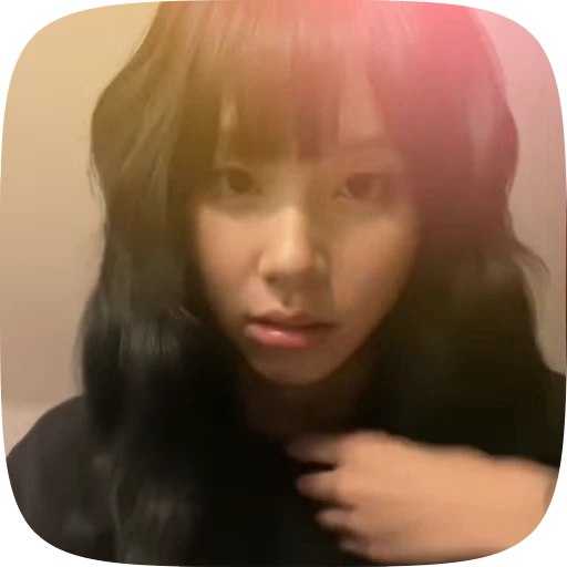 🎡 Стикер «chaeyong» для Telegram