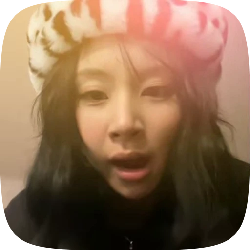 🎡 Стикер «chaeyong» для Telegram