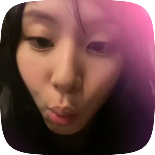 🎡 Стикер «chaeyong» для Telegram