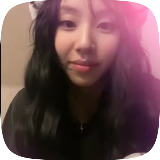🎡 Стикер «chaeyong» для Telegram