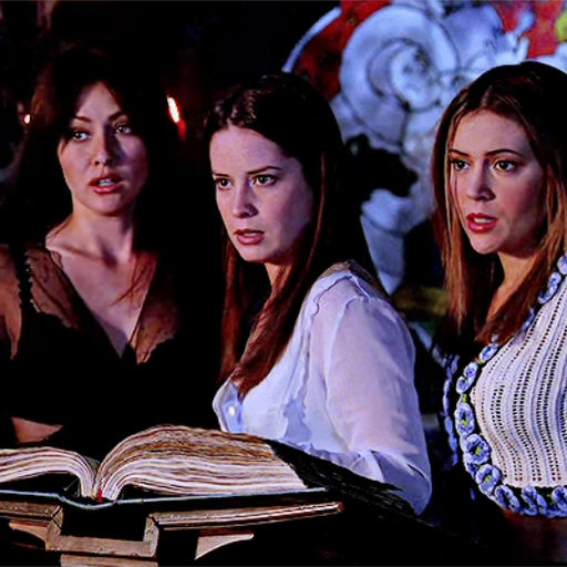 😠 Стикер «Charmed» для Telegram