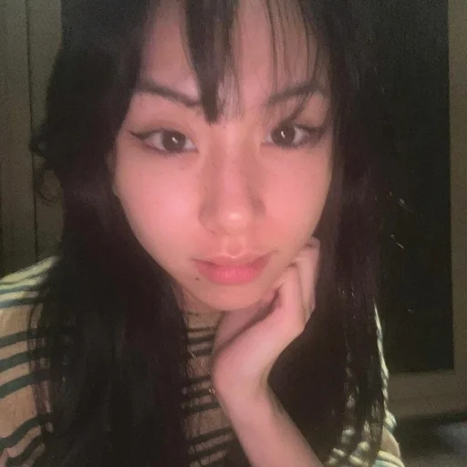 🦋 Стикер «chayeong» для Telegram