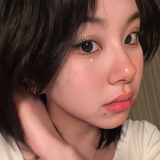 🦋 Стикер «chayeong» для Telegram