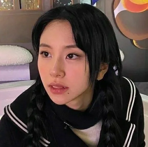 🦋 Стикер «chayeong» для Telegram