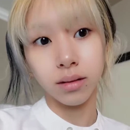 🍦 Стикер «chaeyoung Сон Чеен» для Telegram