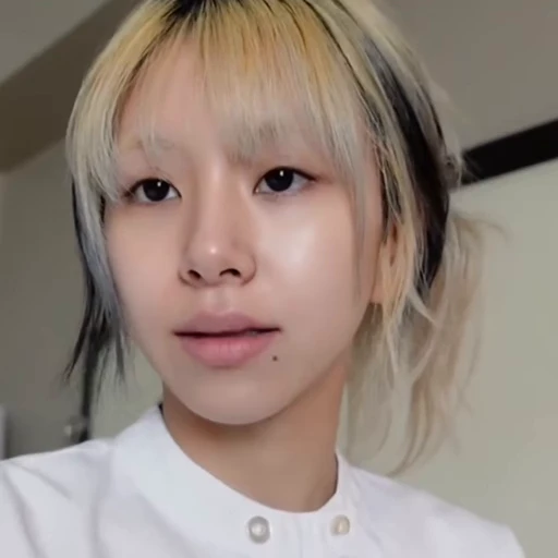 🍦 Стикер «chaeyoung Сон Чеен» для Telegram