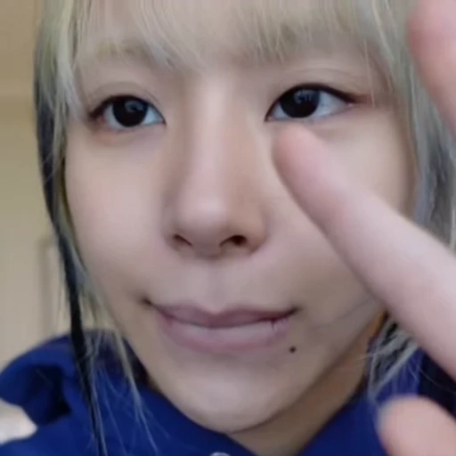 🍦 Стикер «chaeyoung Сон Чеен» для Telegram