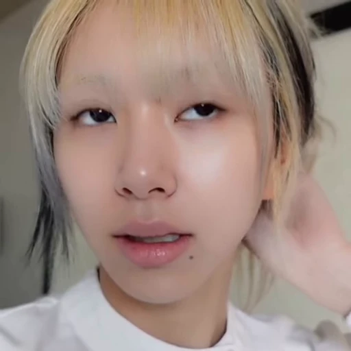 🍦 Стикер «chaeyoung Сон Чеен» для Telegram