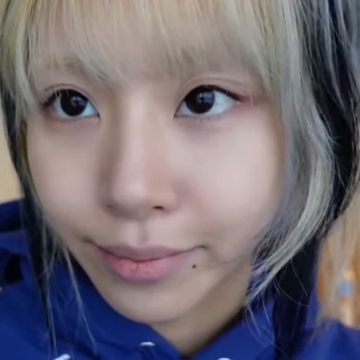 🍦 Стикер «chaeyoung Сон Чеен» для Telegram