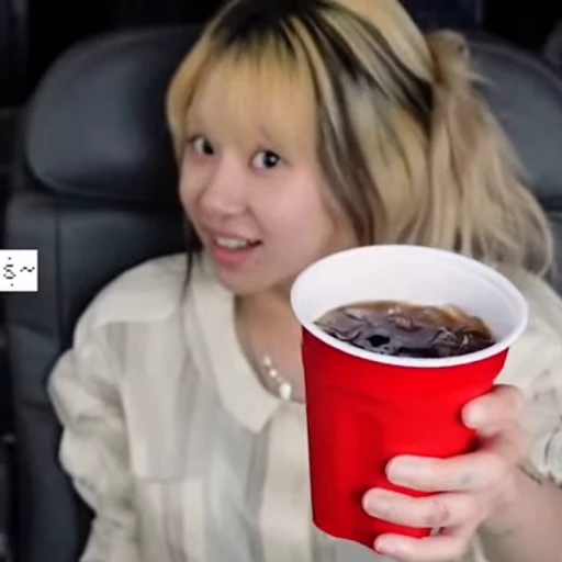 🍦 Стикер «chaeyoung Сон Чеен» для Telegram
