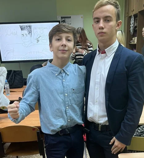 👊 Стикер «Чечены и другие» для Telegram