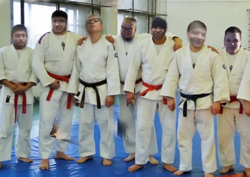 🤼‍♂️ Стикер «Чечены и другие» для Telegram