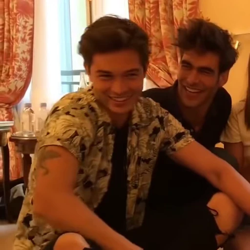 ➖ Стикер «Francisco Lachowski» для Telegram