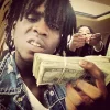 Стикер 7 🤑 Набор эмоджи с музыкантом «Chief Keef»