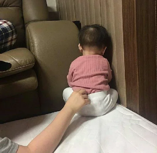 😖 Стикер «Childs and Life» для Telegram