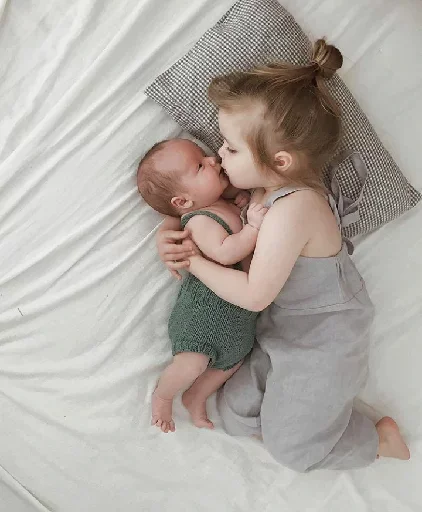 😒 Стикер «Childs and Life» для Telegram