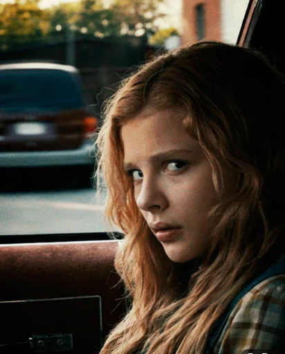 🤨 Стикер «chloe grace moretz» для Telegram