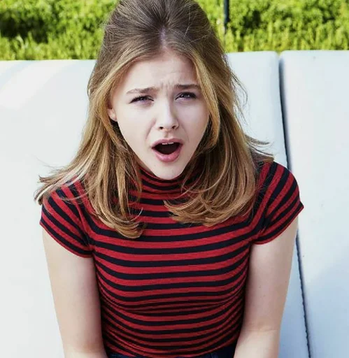😦 Стикер «chloe grace moretz» для Telegram