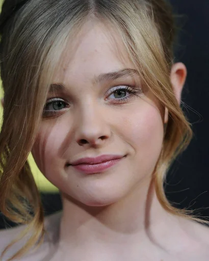 🙁 Стикер «chloe grace moretz» для Telegram