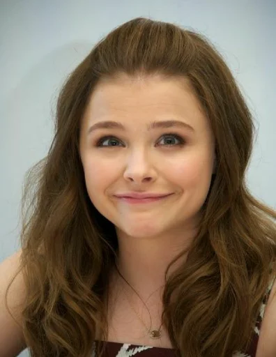 😊 Стикер «chloe grace moretz» для Telegram