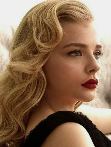 🤤 Стикер «chloe grace moretz» для Telegram