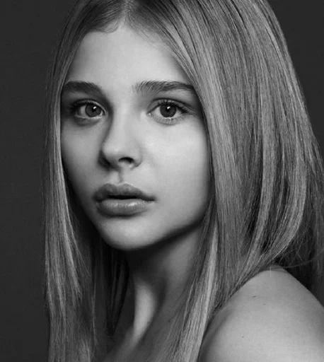 🤤 Стикер «chloe grace moretz» для Telegram