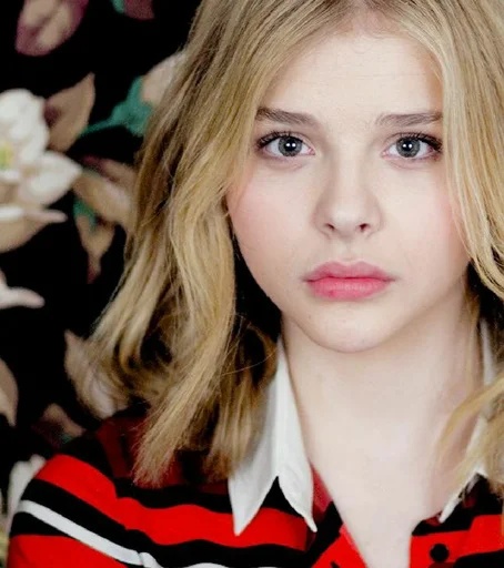 🤤 Стикер «chloe grace moretz» для Telegram