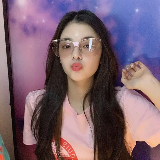 🌾 Стикер «Itzy Lia» для Telegram