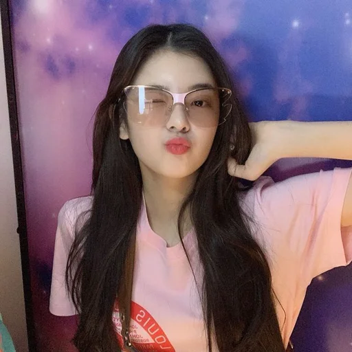 🌾 Стикер «Itzy Lia» для Telegram