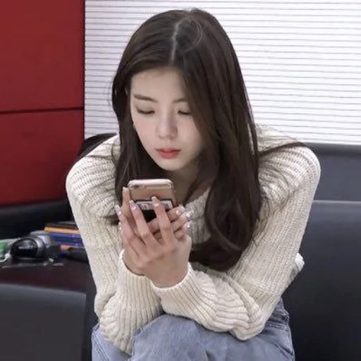 🌾 Стикер «Itzy Lia» для Telegram