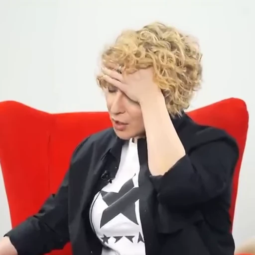 🤕 Стикер «Яна Чурикова» для Telegram