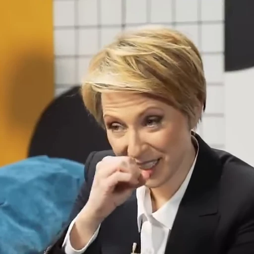 🧐 Стикер «Яна Чурикова» для Telegram